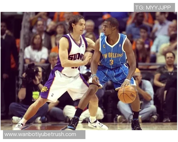 小吧观赛快船对阵鹈鹕主场赠送保罗快船10时期球衣给每位球迷 小吧观赛快船对阵鹈鹕主场赠送保罗快船10时期球衣给每位球迷